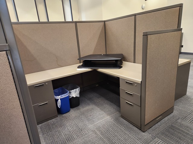 5'6"x6'6" 4-pack Steelcase Avenir LVL 0 - Image 2