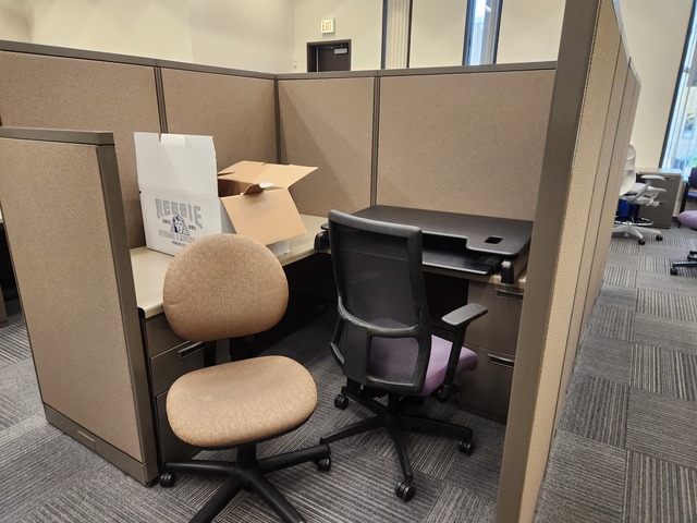 5'6"x6'6" 4-pack Steelcase Avenir LVL 0 - Image 4