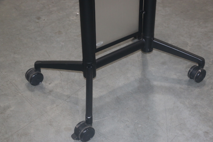 SAFCO Rolling Podium - Image 4