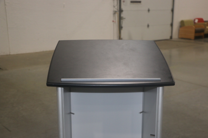 AOU Rolling Podium - Image 3