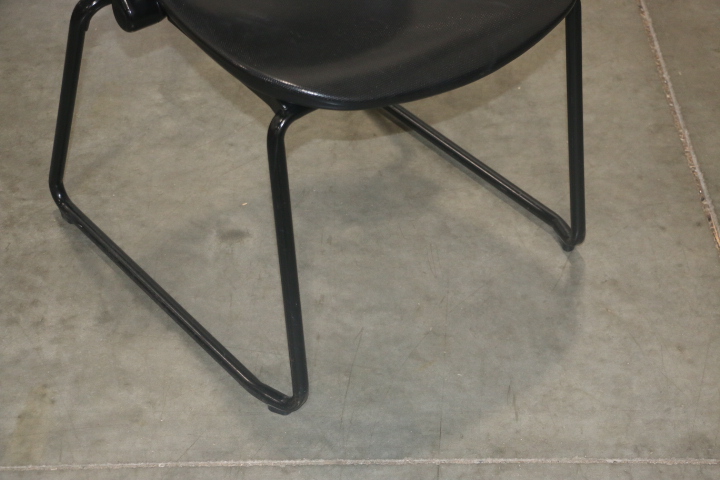 TORSION Black Guest Chair - Image 2
