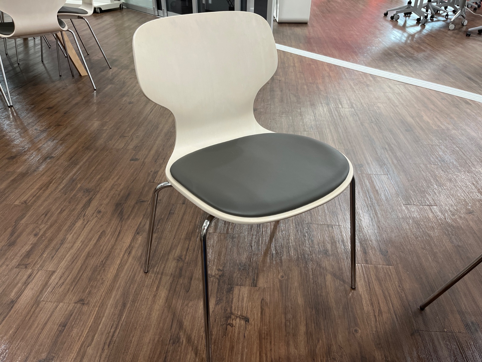 ALLERMUIR White Stack Chair