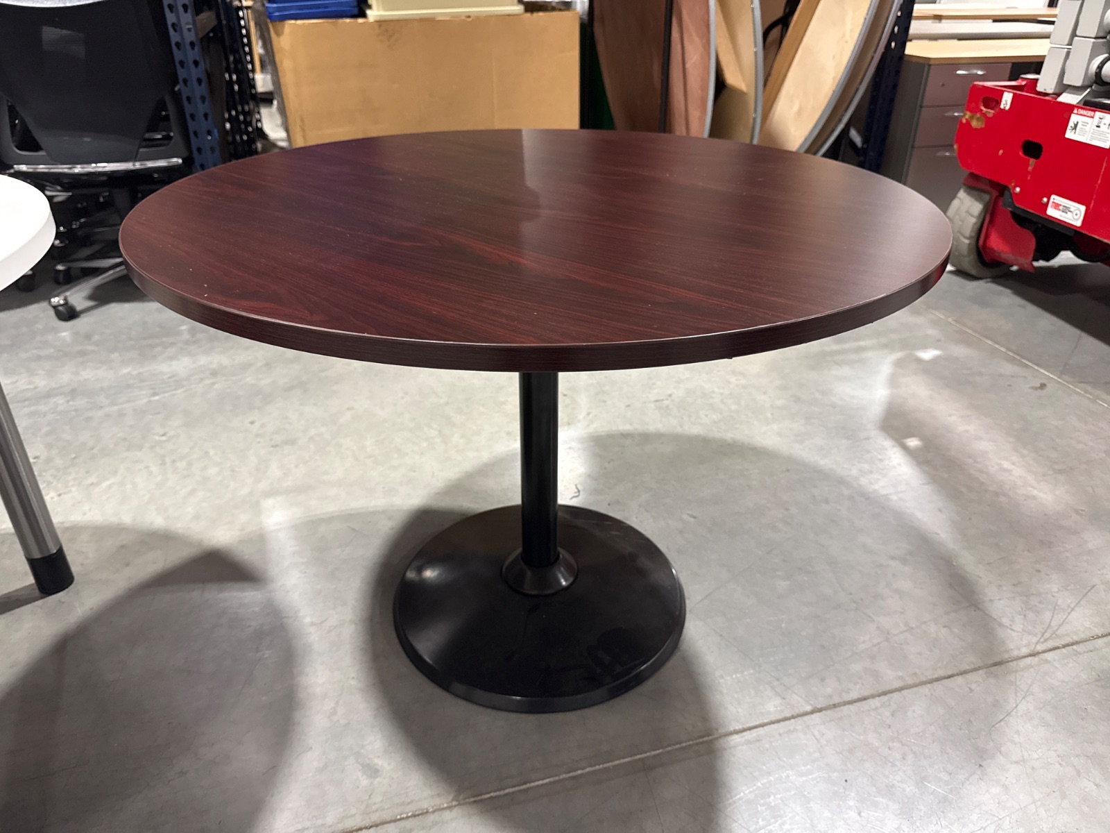 AOU Mahogany Round Pedestal Conference Table